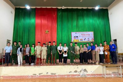 Ngoại khóa “VĂN HỌC VÀ ĐỜI SỐNG – TỪ TRANG SÁCH ĐẾN CUỘC ĐỜI” –Trường THPT Hùng Vương – Quảng Phú